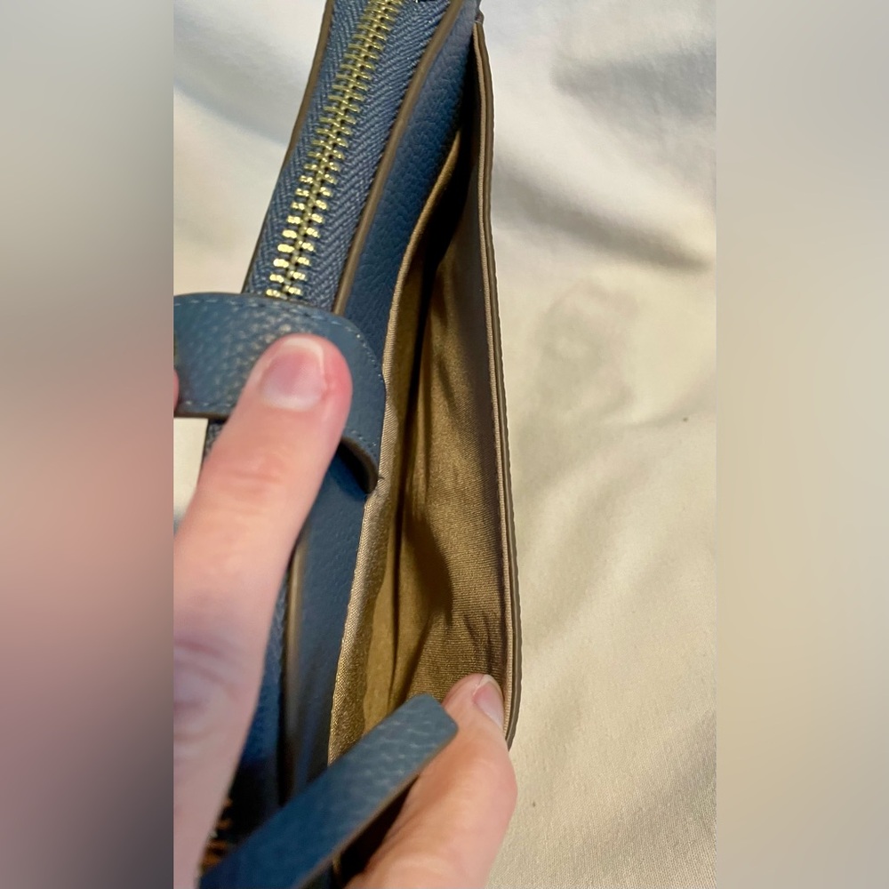 *EUC* NANETTE LEPORE Clutch Wallet/Storage -Vegan Leather-Blue-*NO WRIST STRAP* - Picture 6 of 10